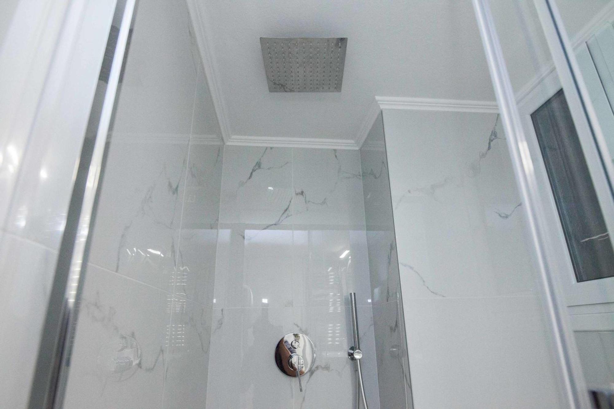 Central 2 Bd Apt With Balcony By Monastiraki เอเธนส์ ภายนอก รูปภาพ